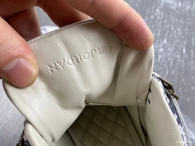 819139-030 Jordan Snakeskin 4 Retro 1210